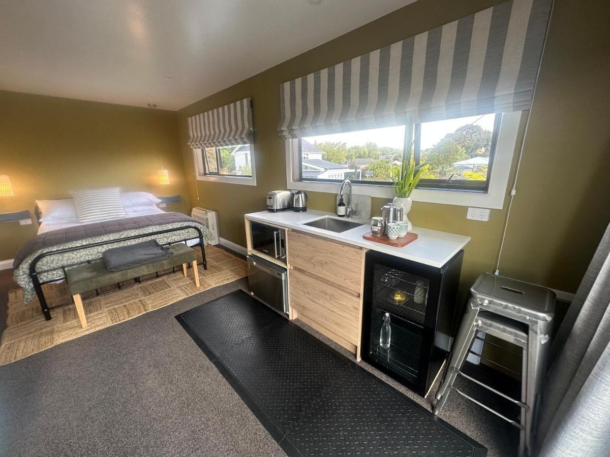Beckenham Studio On Tree Lined Street كريستتشيرش المظهر الخارجي الصورة